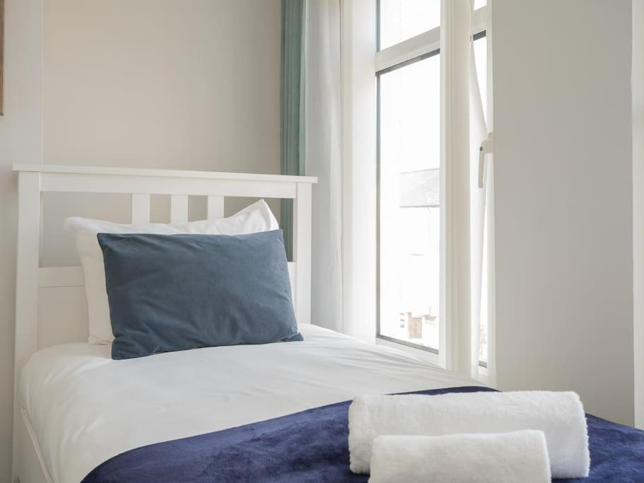 Cozy Townhouse, Walking Distance To Belfast City Bagian luar foto