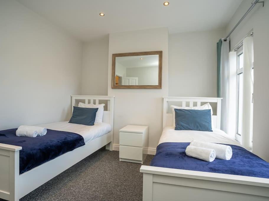 Cozy Townhouse, Walking Distance To Belfast City Bagian luar foto